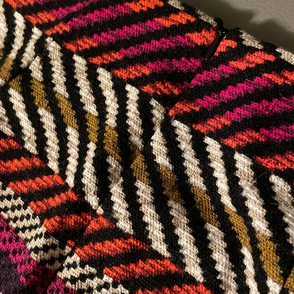 TRINA TURK WOMEN'S RICO MINI SKIRT TEXTURED MULTICOLOR STRIPE. - Picture 3 of 6